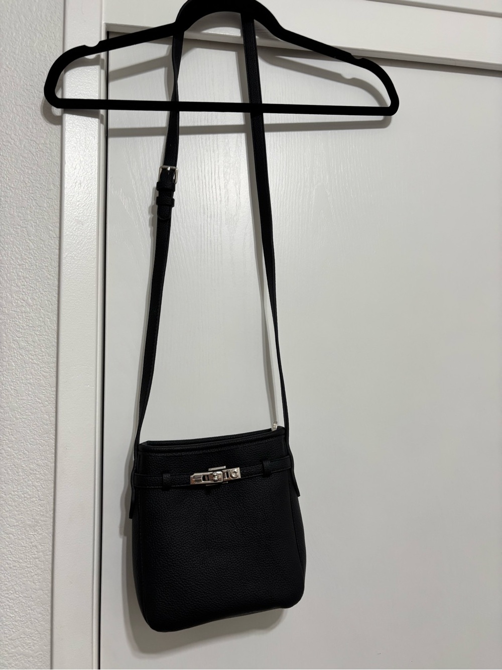 Minimalist Black Crossbody Bag with Silver-Tone Hardware